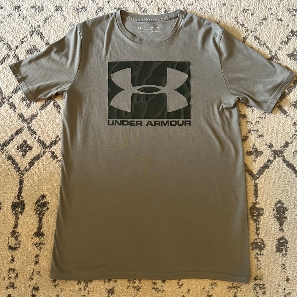 Mens UA tee